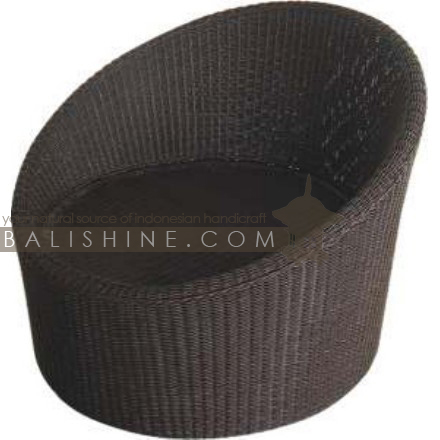 Balishine: Your natural source of indonesian handicraft presents in its Outdoor collection the Sofa:26MNF5995:This round single sofa is produced in Indonesia and made from aluminium with synthetique rottan finishing.  Please contact us for available color