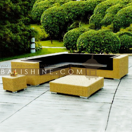 Balishine: Your natural source of indonesian handicraft presents in its Outdoor collection the Set sofa:26MNF6022:This set is produced in Indonesia and made from aluminium with synthetique rottan finishing.  Please contact us for available color
