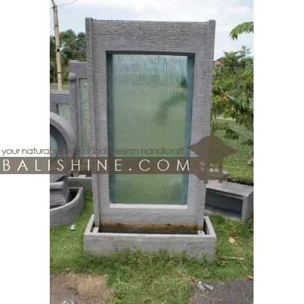 Balishine: Your natural source of indonesian handicraft presents in its Outdoor collection the Water Fountain:218KBG6243:This water fountain is produced in Indonesia, made from ciment and glass.  Sold with pump