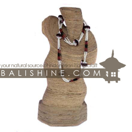 Balishine: Your natural source of indonesian handicraft presents in its The shop accessories collection the Necklaces Holder:39PLA2321:This necklaces holder is produced in Bali made from albasia wood and the joining of pineapple leafs braided.  The colors available are Black, Brown, Dark Brown or Red.