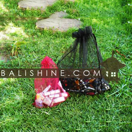 Balishine: Your natural source of indonesian handicraft presents in its The shop accessories collection the Tulle bag:316SAR5001:This tulle bags with drawstring cord is produced in Indonesia. Minimum order 200 pieces.  red, black, white, creme, light purple, green, light blue, pink, chocolate, red wine, yellow, orange, dark blue, gold or dark purple color 