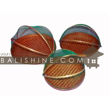Balishine: Your natural source of indonesian handicraft presents in its Tableware collection the Fruits Basket:636PUS1253:This set of 3 baskets is produced in Bali made from bamboo with natural moskito net. Is usfull to protect all you food you want (cake cheese...) against bugs.  Green