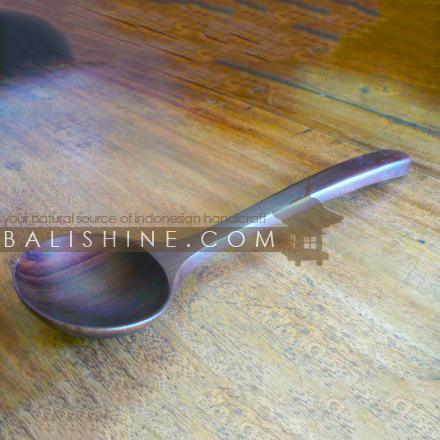 Balishine: Your natural source of indonesian handicraft presents in its Tableware collection the Spoon:632DIA6268:This spoon is  produced in Bali this handicraft is made from sonokling wood.  Same as picture