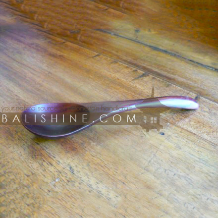Balishine: Your natural source of indonesian handicraft presents in its Tableware collection the Spoon:632DIA6271:This spoon is  produced in Bali this handicraft is made from sonokling wood.  Same as picture
