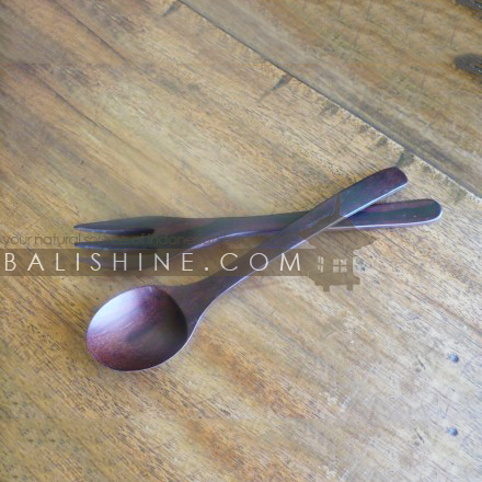 Balishine: Your natural source of indonesian handicraft presents in its Tableware collection the Spoon Set:632DIA6274:This spoon set is  produced in Bali this handicraft is made from sonokling wood.  Same as picture
