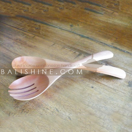 Balishine: Your natural source of indonesian handicraft presents in its Tableware collection the Spoon Salad:632DIA6279:This spoon salad set is  produced in Bali this handicraft is made from sonokling wood.  Same as picture