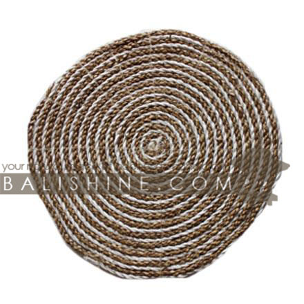 Balishine: Your natural source of indonesian handicraft presents in its Tableware collection the Placemat:628MAR7611:This round placemate is  produced in Bali . This handicraft is made from weaving seagrass and natural rafia.  