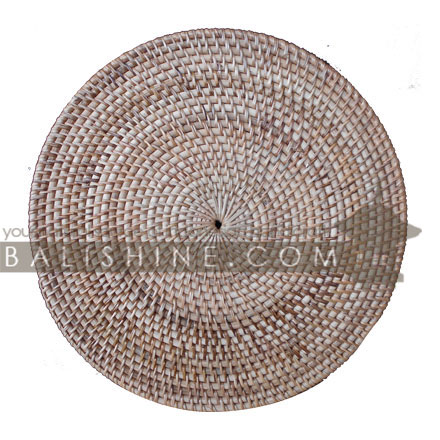 Balishine: Your natural source of indonesian handicraft presents in its Tableware collection the Round Placemat:628RAS7452:This round placemate is  produced in the island of Lombok . This handicraft is made from rattan weaving.  