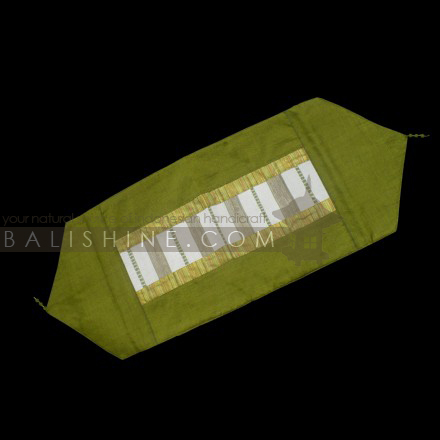 Balishine: Your natural source of indonesian handicraft presents in its Tableware collection the Table Runner:628VIN5801:This table runner made in Bali from jepara textile.   Colors available are blue, yellow, pink, green, purpple, black, orange, white or red.