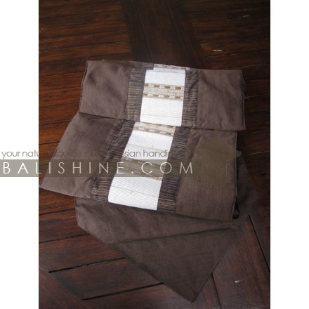 Balishine: Your natural source of indonesian handicraft presents in its Tableware collection the Table Runner:628VIN6487:This table runner made in Bali from jepara textile with embrodery.   Colors available are blue, yellow, pink, green, purpple, black, orange, white or red.