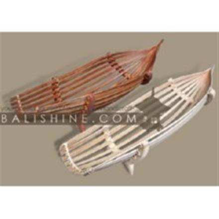 Balishine: Your natural source of indonesian handicraft presents in its Tableware collection the Platter:634JAS2924:This oval plate is produced in Bali made from palm coconut wood.  Natural and white color