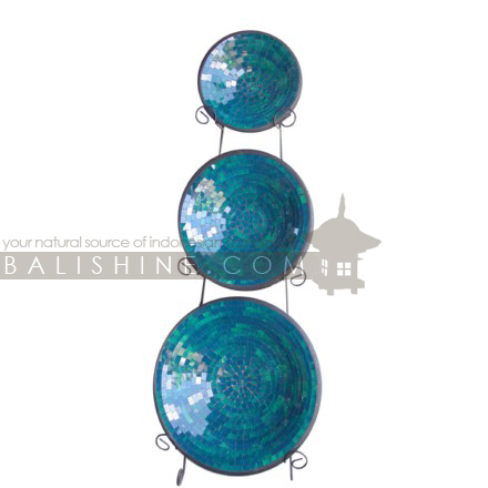 Balishine: Your natural source of indonesian handicraft presents in its Tableware collection the Platter set of 3:634ARA5811:This set of 3 platters is produced in Bali from teracota with painting glass mosaic finishing.  Same as picture, Display available, please contact us.