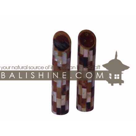 Balishine: Your natural source of indonesian handicraft presents in its Tableware collection the Saltcellars and Pepper Pots:630KAL1166:This set of saltcellars and pepper pots is produced in Bali made from plastic structur and  the matting of white and brown sea shell mosaic.  