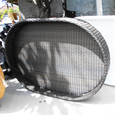 Balishine: Your natural source of indonesian handicraft presents in its Tableware collection the Floating Tray:625JAJ8271:This floating tray is made in Bali from rattan synthetis.  <br><img src='images/tableware/trays/black-back.jpg'>