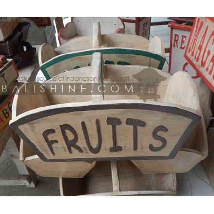 Balishine: Your natural source of indonesian handicraft presents in its Tableware collection the Fruits Tray:625KAC7857:This fruits tray is produced in Bali and made from albasia wood.  Other colour possible.