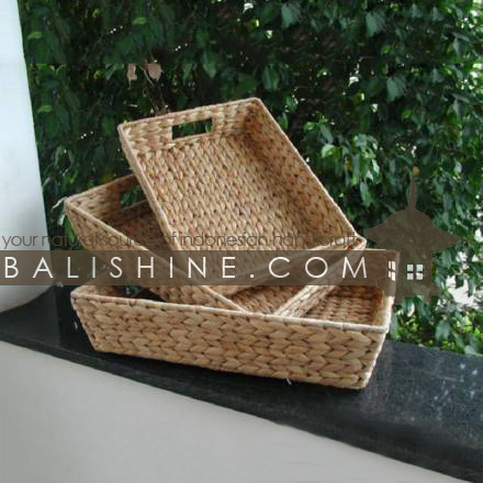 Balishine: Your natural source of indonesian handicraft presents in its Tableware collection the Tray Set Of 3:625JAS3354:This set of 3 rectangular trays is produced in Bali made from water hyacinth.  Natural color