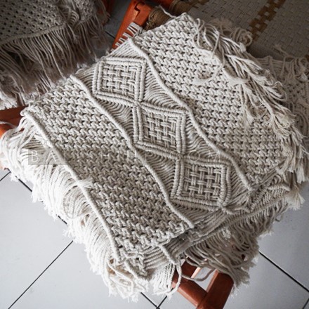 Balishine: Your natural source of indonesian handicraft presents in its Textile & Rugs collection the Bali Macrame Pillow Cover:537NUS7966:This lovely handmade macrame pillow cover is a great gift idea. It is a great decor for your Living Room, Kids Room or your Bedroom. Good combination with all home decor styles retro, vintage, minimal?  Handmade, natural, 100% cotton. Available in white or light brown color.