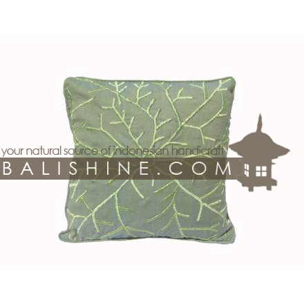 Balishine: Your natural source of indonesian handicraft presents in its Textile & Rugs collection the Pillow Cases:537JAS1332:This pillow case is produced in Bali it's a handmade textile with closing zip.  50% coton and 50% polyester. Same as picture