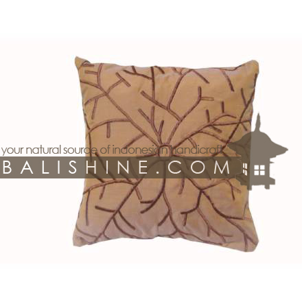 Balishine: Your natural source of indonesian handicraft presents in its Textile & Rugs collection the Pillow Cases:537JAS1341:This pillow case is produced in Bali it's a handmade textile with closing zip.  50% coton and 50% polyester. Same as picture