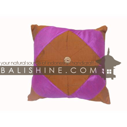 Balishine: Your natural source of indonesian handicraft presents in its Textile & Rugs collection the Pillow Cases:537JAS1347:This pillow case is produced in Bali it's a handmade textile with closing zip.  50% coton and 50% polyester. Same as picture
