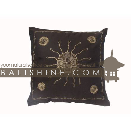 Balishine: Your natural source of indonesian handicraft presents in its Textile & Rugs collection the Pillow Cases:537JAS1374:This pillow case is produced in Bali it's a handmade textile with closing zip.  50% coton and 50% polyester. Same as picture