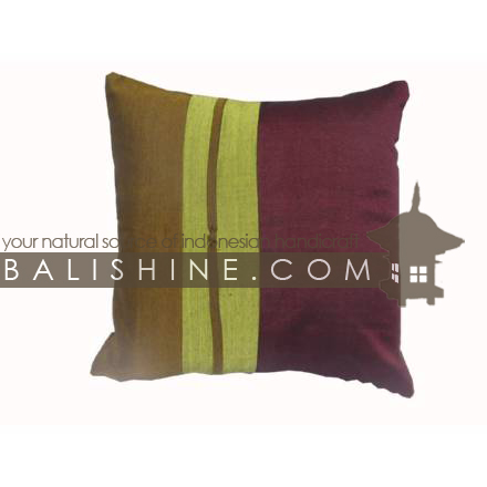 Balishine: Your natural source of indonesian handicraft presents in its Textile & Rugs collection the Pillow Cases:537JAS1383:This pillow case is produced in Bali it's a handmade textile with closing zip.  50% coton and 50% polyester. Same as picture