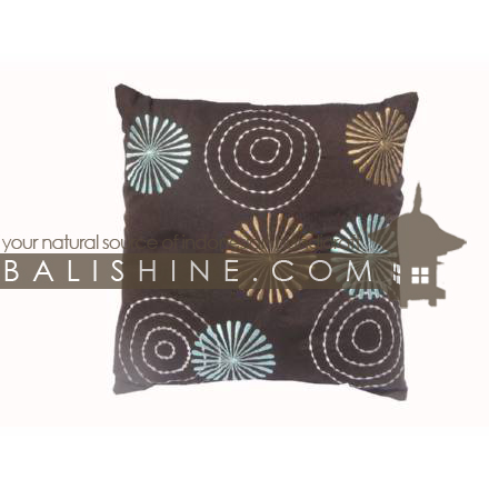 Balishine: Your natural source of indonesian handicraft presents in its Textile & Rugs collection the Pillow Cases:537JAS1389:This pillow case is produced in Bali it's a handmade textile with closing zip.  50% coton and 50% polyester. Same as picture
