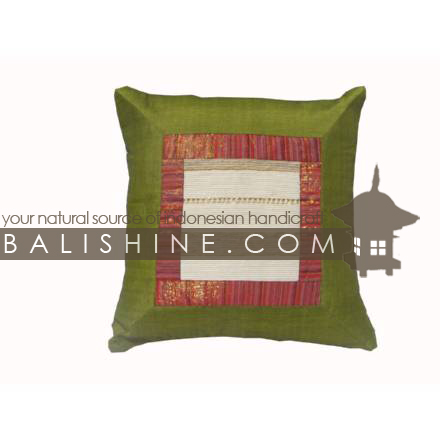 Balishine: Your natural source of indonesian handicraft presents in its Textile & Rugs collection the Pillow Cases:537JAS1413:This pillow case is produced in Bali it's a handmade textile with closing zip.  50% coton and 50% polyester. Same as picture