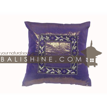 Balishine: Your natural source of indonesian handicraft presents in its Textile & Rugs collection the Pillow Cases:537JAS1440:This pillow case is produced in Bali it's a handmade batik textile with friesland and closing zip.  50% coton and 50% polyester. Same as picture