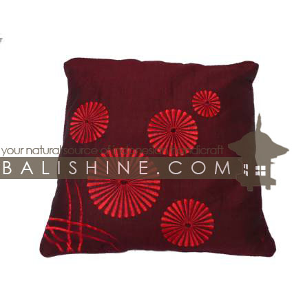 Balishine: Your natural source of indonesian handicraft presents in its Textile & Rugs collection the Pillow Cases:537JAS4917:This pillow case is produced in Bali it's a handmade textile with closing zip.  50% coton and 50% polyester. Same as picture