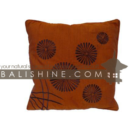 Balishine: Your natural source of indonesian handicraft presents in its Textile & Rugs collection the Pillow Cases:537JAS4923:This pillow case is produced in Bali it's a handmade textile with closing zip.  50% coton and 50% polyester. Same as picture