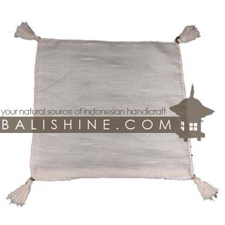 Balishine: Your natural source of indonesian handicraft presents in its Textile & Rugs collection the Pillow Cases:537KAN1255:This pillow case is produced in Bali it's a natural handmade textile with closing zip.  50% coton and 50% polyester. Same as picture
