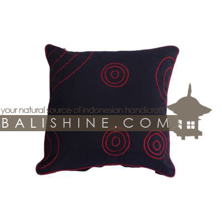 Balishine: Your natural source of indonesian handicraft presents in its Textile & Rugs collection the Pillow Cases:537KAN1300:This pillow case is produced in Bali it's a handmade textile with closing zip.  50% coton and 50% polyester. Same as picture
