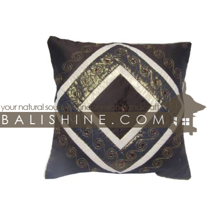 Balishine: Your natural source of indonesian handicraft presents in its Textile & Rugs collection the Pillow Cases:537MKN5030:This pillow case is produced in Bali it's a handmade textile with closing zip.  50% coton and 50% polyester. Same as picture