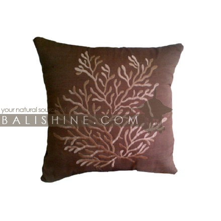 Balishine: Your natural source of indonesian handicraft presents in its Textile & Rugs collection the Pillow Cases:537MKN6923:This pillow case is produced in Bali it's a natural handmade textile with closing zip.  50% coton and 50% polyester. Same as picture