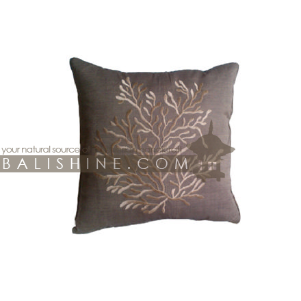 Balishine: Your natural source of indonesian handicraft presents in its Textile & Rugs collection the Pillow Cases:537MKN6927:This pillow case is produced in Bali it's a natural handmade textile with closing zip.  50% coton and 50% polyester. Same as picture