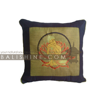 Balishine: Your natural source of indonesian handicraft presents in its Textile & Rugs collection the Pillow Cases:537MKN6943:This pillow case is produced in Bali it's a natural handmade textile with closing zip.  50% coton and 50% polyester. Same as picture