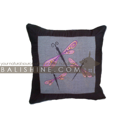 Balishine: Your natural source of indonesian handicraft presents in its Textile & Rugs collection the Pillow Cases:537MKN6955:This pillow case is produced in Bali it's a natural handmade textile with closing zip.  50% coton and 50% polyester. Same as picture