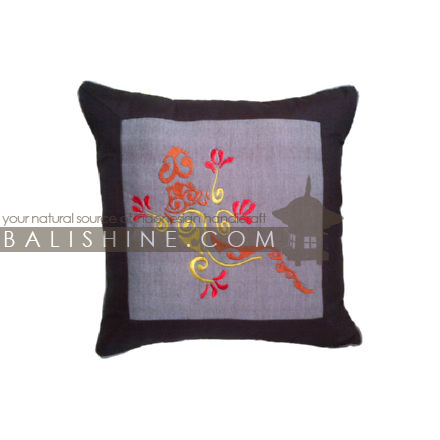 Balishine: Your natural source of indonesian handicraft presents in its Textile & Rugs collection the Pillow Cases:537MKN6960:This pillow case is produced in Bali it's a natural handmade textile with closing zip.  50% coton and 50% polyester. Same as picture