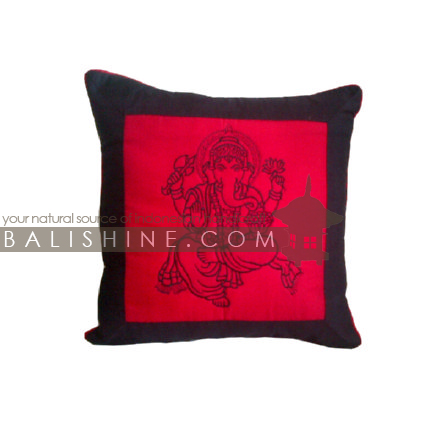 Balishine: Your natural source of indonesian handicraft presents in its Textile & Rugs collection the Pillow Cases:537MKN6962:This pillow case is produced in Bali it's a natural handmade textile with closing zip.  50% coton and 50% polyester. Same as picture