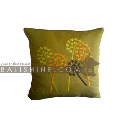 Balishine: Your natural source of indonesian handicraft presents in its Textile & Rugs collection the Pillow Cases:537MKN6967:This pillow case is produced in Bali it's a natural handmade textile with closing zip.  50% coton and 50% polyester. Same as picture