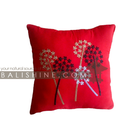 Balishine: Your natural source of indonesian handicraft presents in its Textile & Rugs collection the Pillow Cases:537MKN6968:This pillow case is produced in Bali it's a natural handmade textile with closing zip.  50% coton and 50% polyester. Same as picture