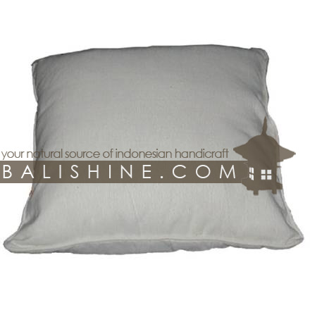 Balishine: Your natural source of indonesian handicraft presents in its Textile & Rugs collection the Pillow:538KAN1467:This pillow is produced in Bali it's a coton textile with kapok inside.  