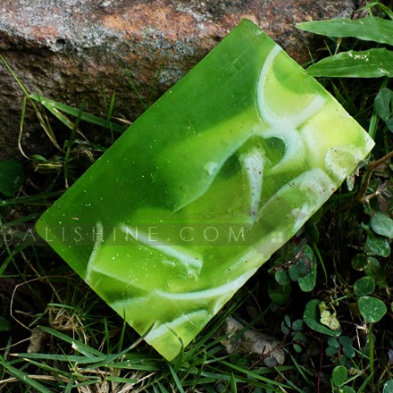 Balishine: Your natural source of indonesian handicraft presents in its Various collection the Natural Transparent Soap with Shavings:44ARJ553517:This natural transparent soap with shavings is produced in Bali made from tropical pulp flower. WEIGHT 100grs.  Also available in aromas : Papaya, Chempaka,  Frangipani, Jasmine, Lavender, Sandalwood, Ylang-Ylang, Vanilla, Lotus.
