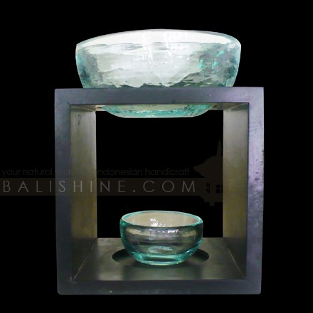 Balishine: Your natural source of indonesian handicraft presents in its Various collection the Oil Burner:44PBG585785:This oil burner is produced in Bali made from glass and wood.   Same as picture