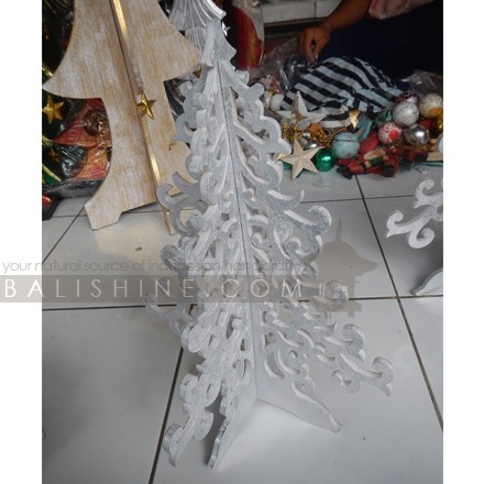 Balishine: Your natural source of indonesian handicraft presents in its Various collection the Christmas Tree Large:413RAT7935:This christmas tree is produced in Bali and made from MDF wood.   Other color possible.