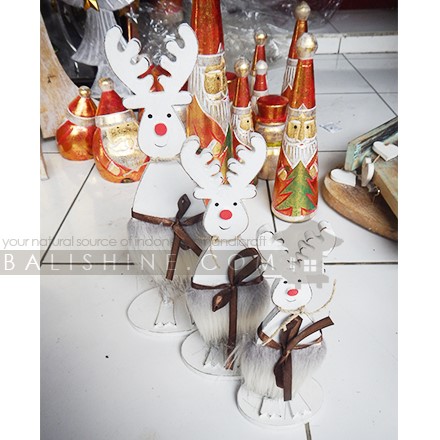 Balishine: Your natural source of indonesian handicraft presents in its Various collection the Deer Ballet:413RAT7926:This set of 3 deer ballet is produced in Bali and made from MDF wood.   