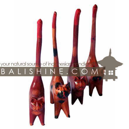 Balishine: Your natural source of indonesian handicraft presents in its Various collection the Funny Ring Holder:415TOS7704:This set of 4 cats ring holder is produced in Bali made from albesia wood.  Full color