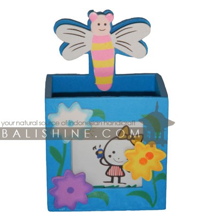 Balishine: Your natural source of indonesian handicraft presents in its Various collection the Pencil Holder:415PUA76701:This dragonfly pencil holder is produced in Bali and made from MDF wood.  Full color