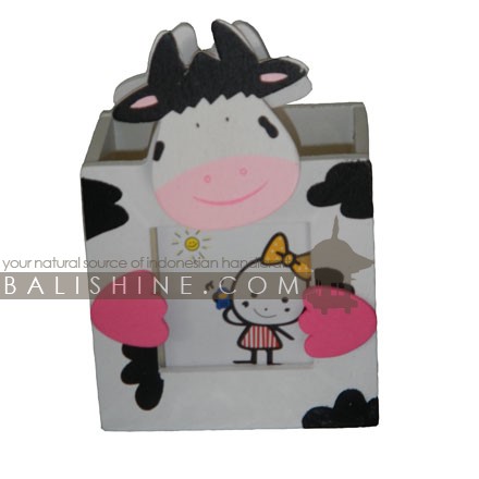Balishine: Your natural source of indonesian handicraft presents in its Various collection the Pencil Holder:415PUA76704:This cow pencil holder is produced in Bali and made from MDF wood.  Full color